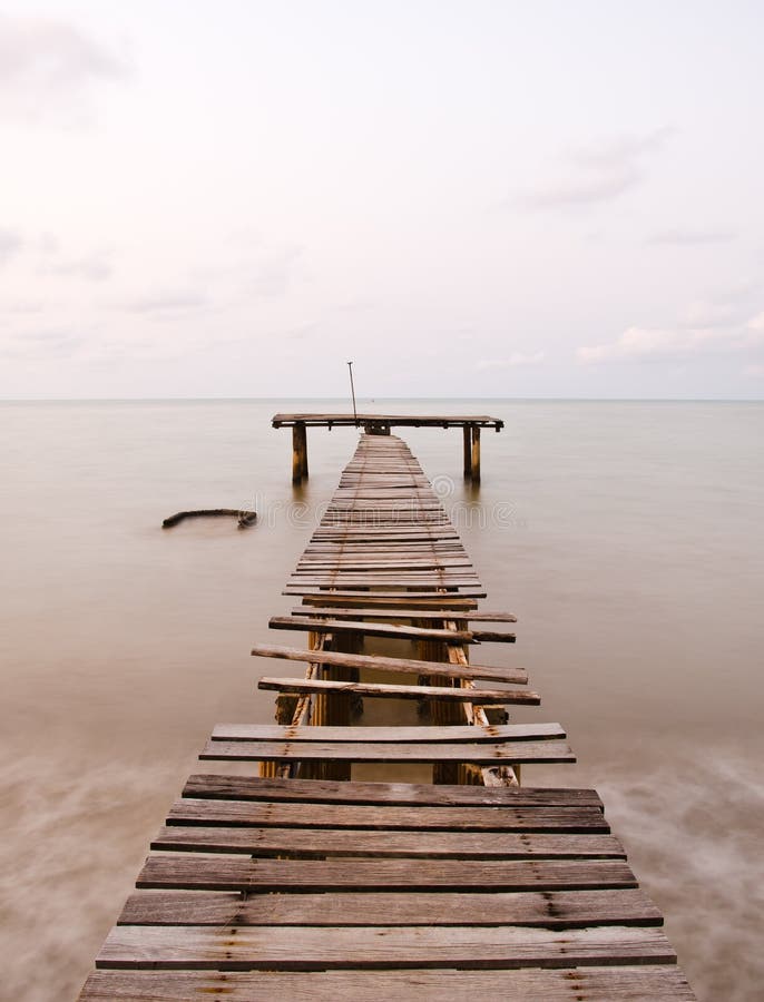 Vecchio il mare molo tailandia.