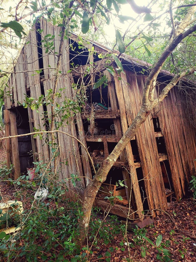 Old Shed In Run-down Condition Stock Image - Image of wood 