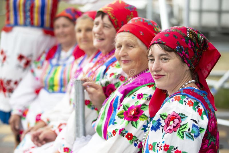 Old Slavic Women Sing Songs Belarusian Women In Ethnic Embroidered Shirts And Scarves Editorial