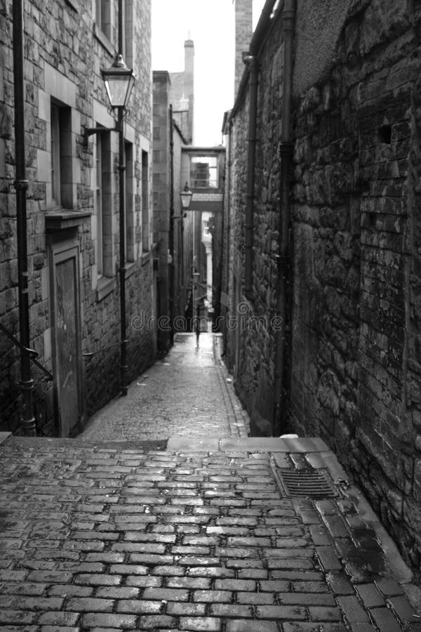 Old street in Edinburgh - black and white