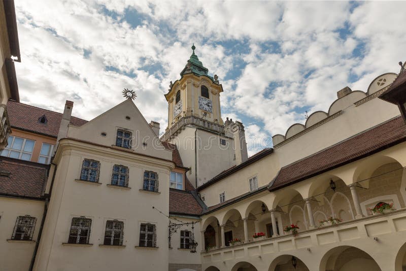 Nádvoří Primaciálního paláce v Bratislavě, Slovensko