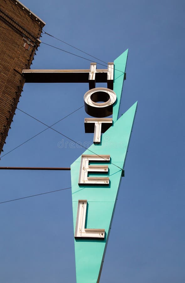 https://thumbs.dreamstime.com/b/old-vintage-hotel-sign-classic-art-deco-neon-historic-downtown-livingston-montana-33242257.jpg