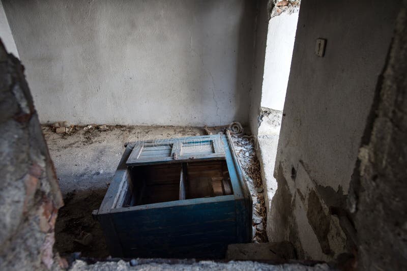 350 Broken Wardrobe Stock Photos Free & RoyaltyFree Stock Photos