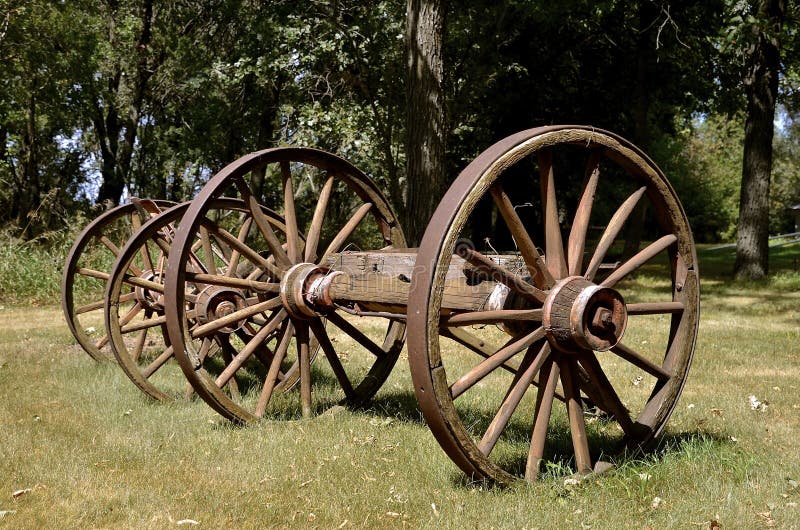 Old Wood Wagon Wheels Stock Image Image Of Antique Trailer 63956633