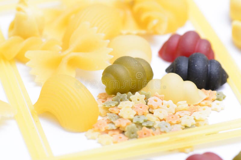 Olika pastas royaltyfri bild Olika pastas royaltyfri bild