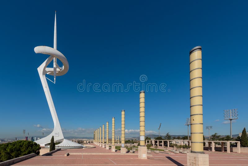 Olimpijski miasto komunikacyjny wierza Calatrava w Barcelona obraz royalty free Olimpijski miasto komunikacyjny wierza Calatrava w Barcelona obraz royalty free