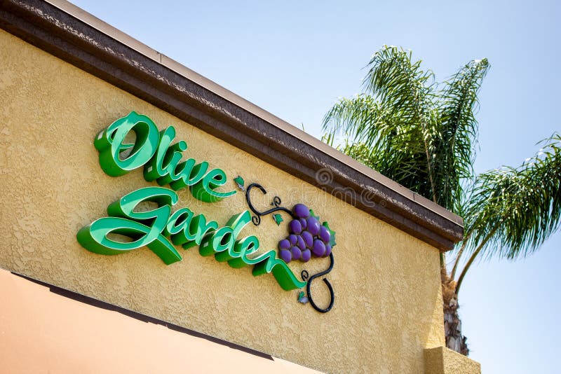 Olive Garden Restaurant Sign Editorial Stock Image Image Of Hall