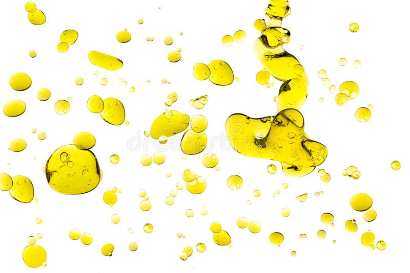 Olive Oil Drops Isolated su bianco