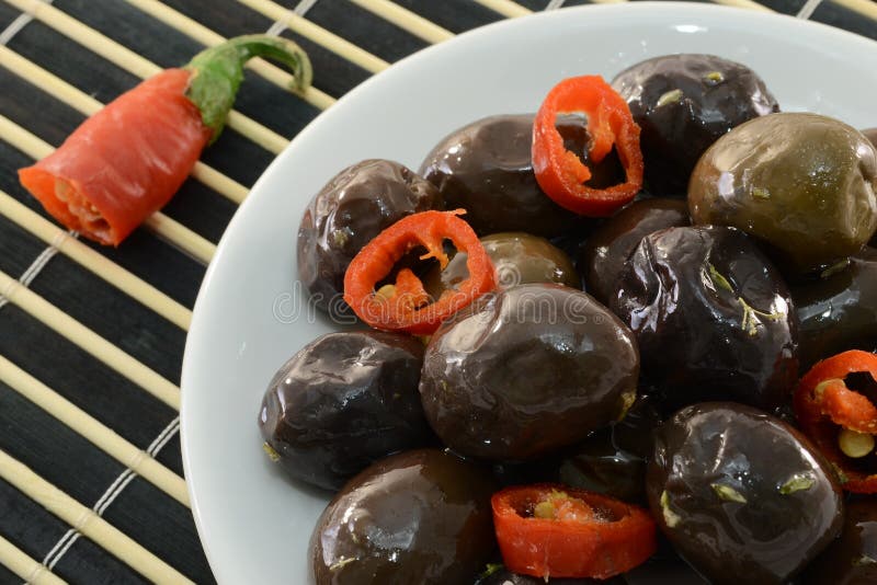 Olive piccanti immagine stock Olive piccanti immagine stock