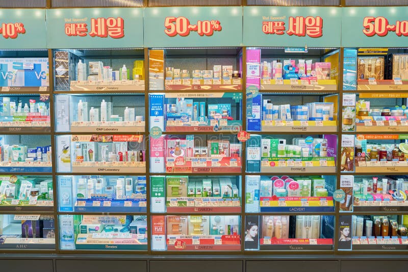 Olive Young editorial stock image. Image of indoor, commerce 105103059