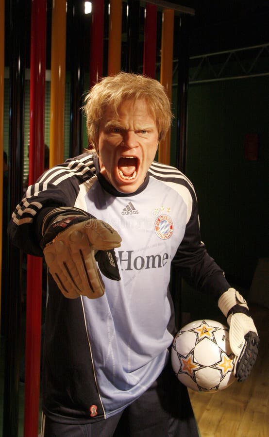 Munichs goalkeeper oliver kahn shouts hi-res stock photography and images -  Alamy