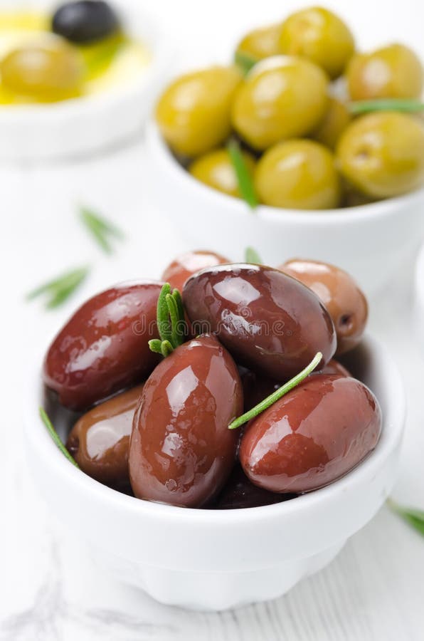 Olives De Kalamata, Olives Noires Et Vertes, Romarin Et Huile D'olive