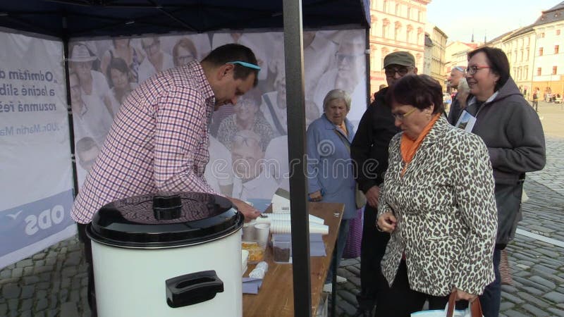 OLOMOUC, RÉPUBLIQUE TCHÈQUE, LE 2 SEPTEMBRE 2018 : La réunion pré-électorale du Parti démocrate civique de l'ODS sur la place