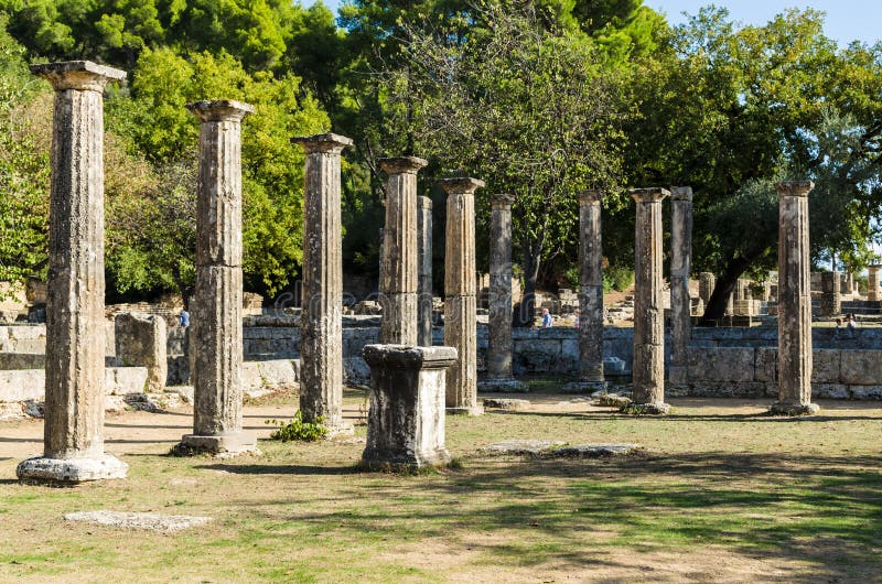 Olympia, Griechenland - 31. Oktober 2017: Ruinen der alten Olympia, Peloponnesus, Griechenland lizenzfreie stockfotografie Olympia, Griechenland - 31. Oktober 2017: Ruinen der alten Olympia, Peloponnesus, Griechenland lizenzfreie stockfotografie