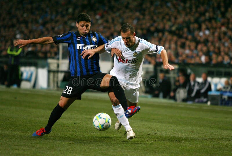 Valentina Giacinti (AC Milan) controlling the ball during AC Milan vs ACF  Fiorentina femminile, Italian foo - Photo .LiveMedia/Francesco Scaccianoce  Stock Photo - Alamy