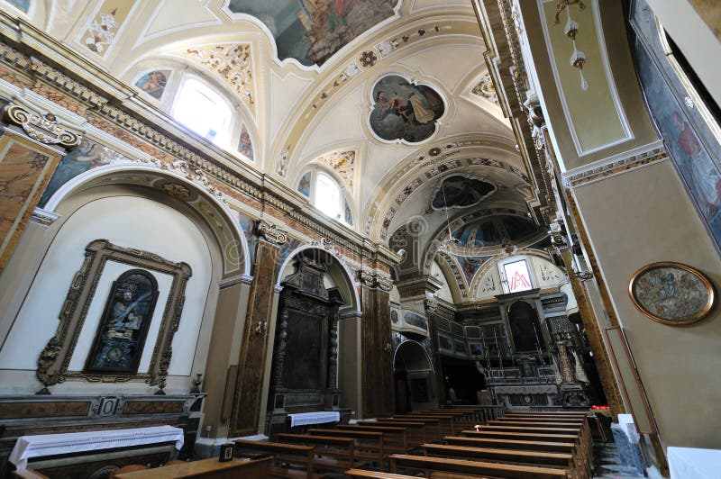 Om annunziata molise molise moderkyrka. royaltyfri fotografi