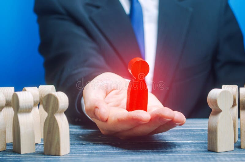 Om de afaceri prezintă un nou numit conducător șef. promovarea la locul de muncă a unui nou supraveghetor. controlul și optimizare royalty free stock image