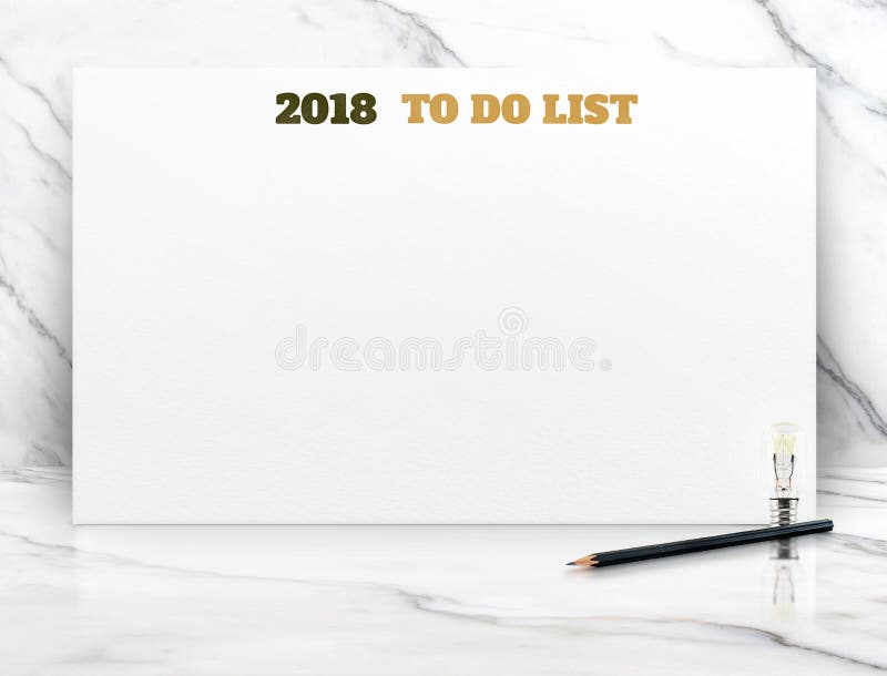 2018 om lijst op Witboekaffiche op witte marmeren ruimtemuur te doen, stock foto 2018 om lijst op Witboekaffiche op witte marmeren ruimtemuur te doen, stock foto