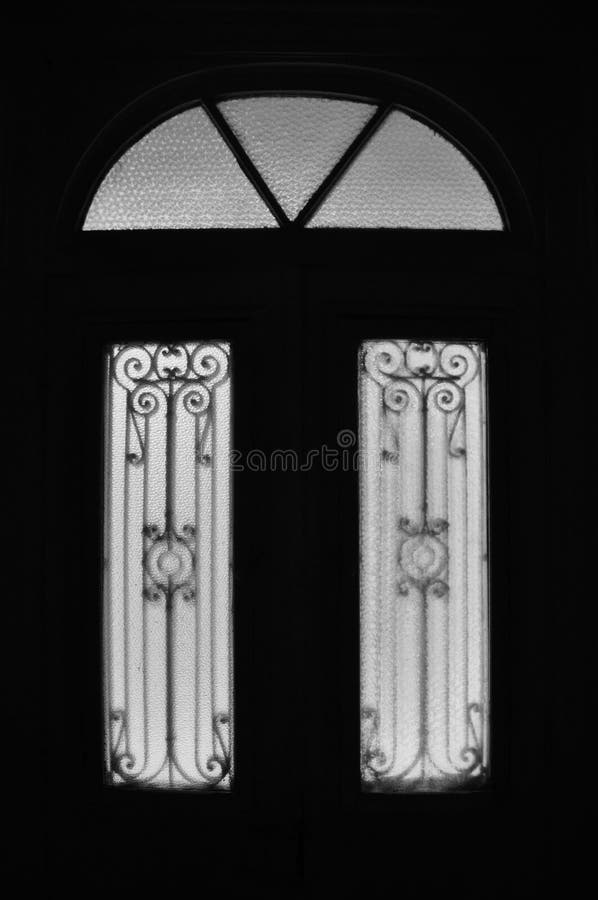 Ombra incurvata della struttura di porta fotografia stock Ombra incurvata della struttura di porta fotografia stock
