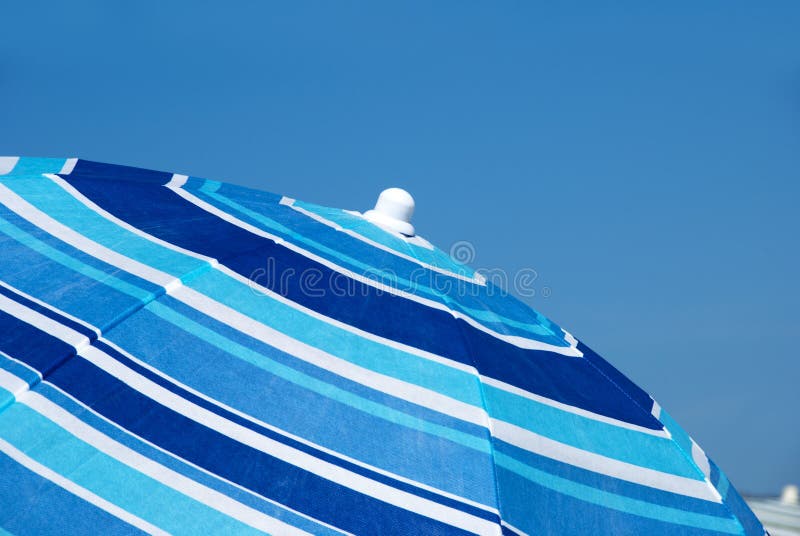 Ombrello di spiaggia immagini stock