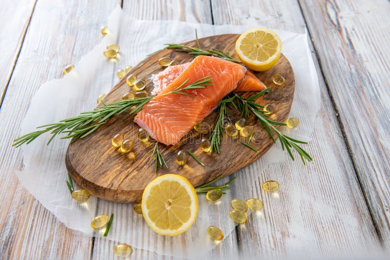 Omega-3-saurer Lachs, Omega-3-Tabletten Stockbild - Bild von nährstoffe ...