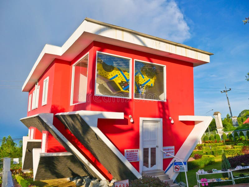Omgekeerd huis in Pattaya, Thailand stock foto Omgekeerd huis in Pattaya, Thailand stock foto