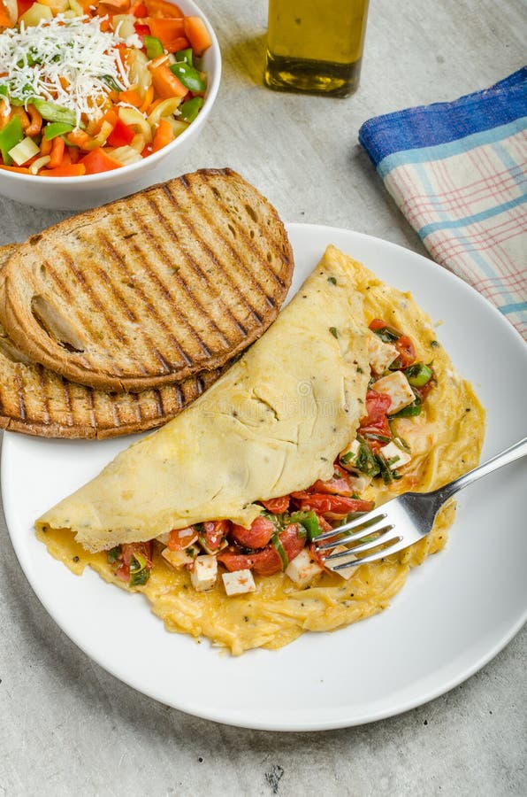 Omlette de style méditerranéen images stock Omlette de style méditerranéen images stock