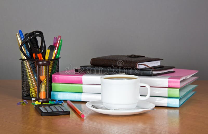 Omslagen, organisator, blocnote, bureautoebehoren stock afbeelding