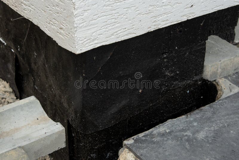 Oncrete waterproofing membran för underjordiska källareväggar royaltyfri fotografi Oncrete waterproofing membran för underjordiska källareväggar royaltyfri fotografi