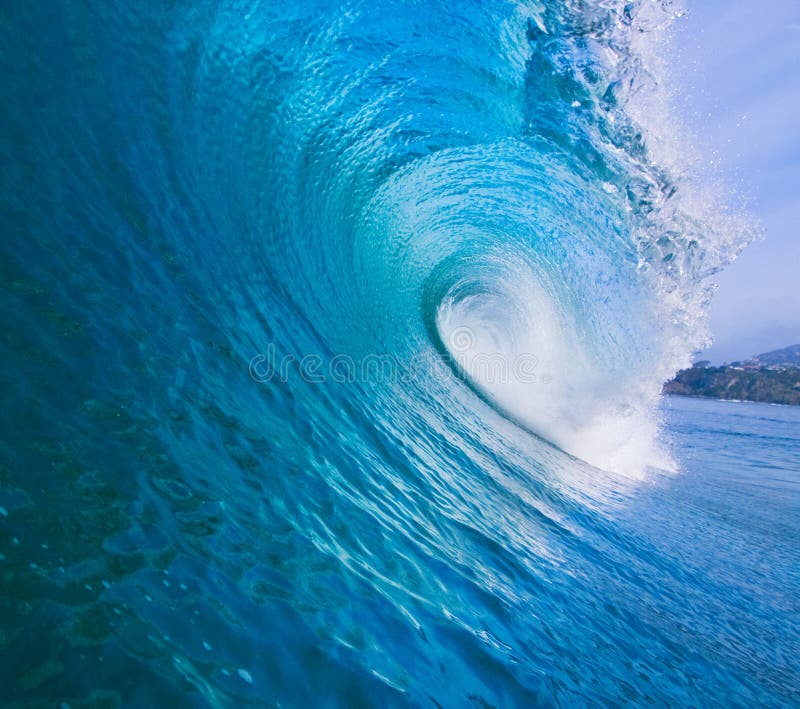 Onda praticante il surfing epica immagini stock Onda praticante il surfing epica immagini stock
