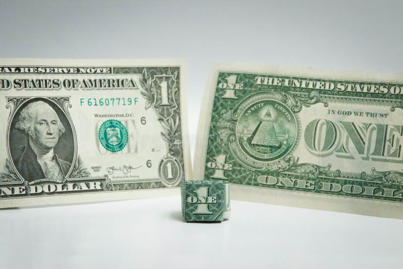 Globus Benign Giftig Origami Dollar Ring Dollar Bill 1 Dollar Stock Photo - Image of sign,  money: 113093852