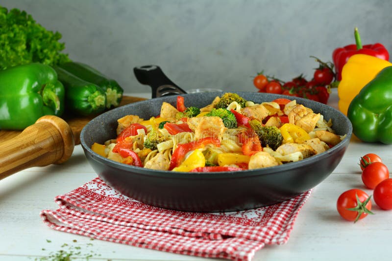 One Pot Mediterranean Pasta with Chicken and Vegetables