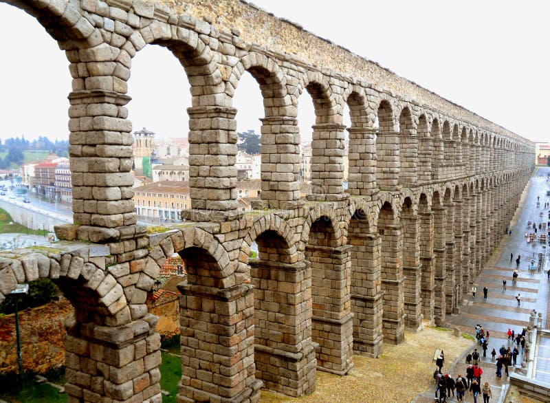 Ongelooflijke Mening van het Aquaduct van Segovia op een Regenachtige Dag, Segovia royalty-vrije stock fotografie Ongelooflijke Mening van het Aquaduct van Segovia op een Regenachtige Dag, Segovia royalty-vrije stock fotografie