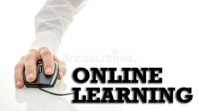Immagine concettuale di e-Learning con un uomo utilizzando un cavo del mouse di un computer collegato al testo con copyspace sopra raffigurante l'e-learning o formazione a distanza.