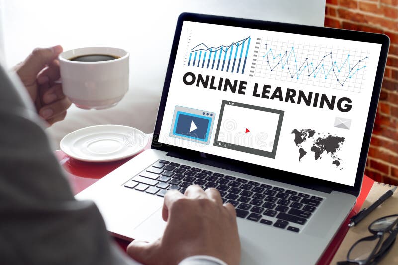 ONLINE-LÄRANDE uppkopplingsmöjlighetteknologi som arbeta som privatlärare åt online-expertis T arkivfoto ONLINE-LÄRANDE uppkopplingsmöjlighetteknologi som arbeta som privatlärare åt online-expertis T arkivfoto