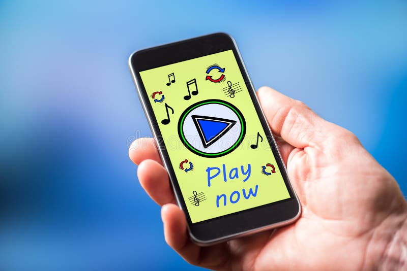 Online-musikbegrepp på en smartphone arkivbilder Online-musikbegrepp på en smartphone arkivbilder