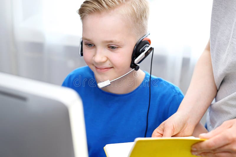 Onlinekurs. förtjusande. arkivfoto