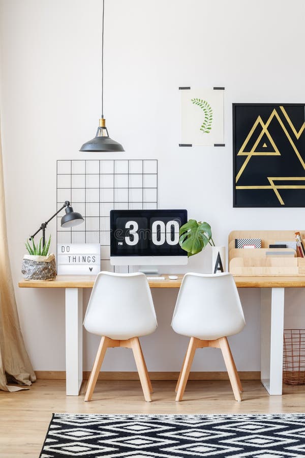 Ontwerpwerkruimte met zwart kunstwerk royalty-vrije stock afbeeldingen