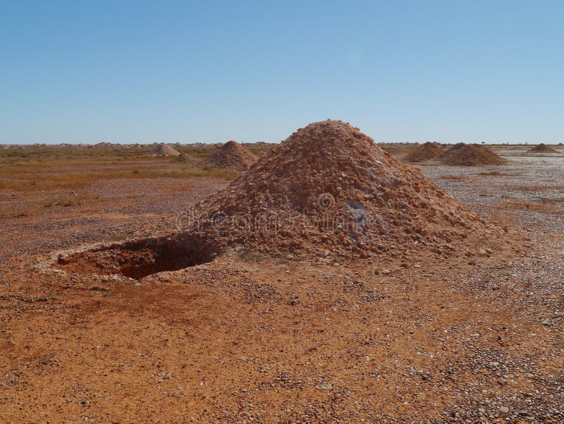 Opal Mining In The Australian Desert Stock Photo - Image: 37416316