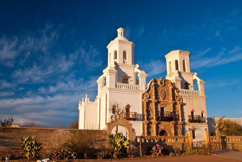 Opdracht San Xavier bij Zonsondergang royalty-vrije stock afbeelding Opdracht San Xavier bij Zonsondergang royalty-vrije stock afbeelding