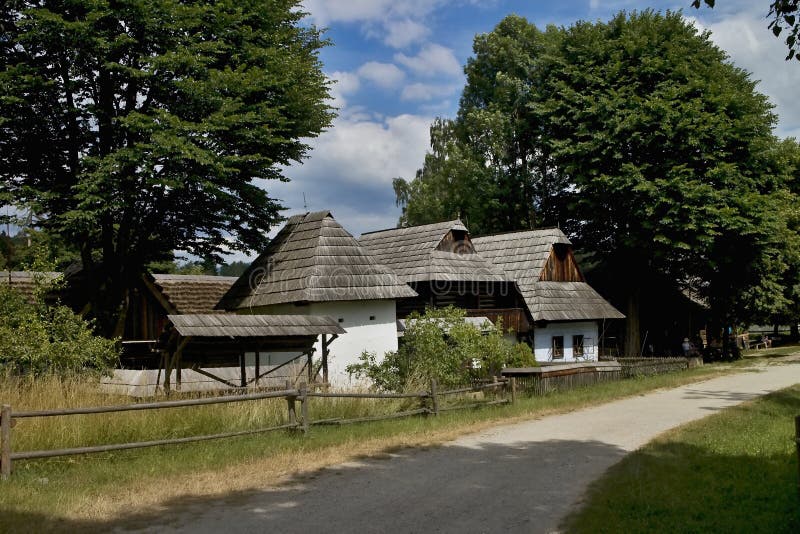 Skanzen slovenské vesnice v Martině: Orava - Vyšný Kubín - Obytný dům s balkonovou páskou vestavěný