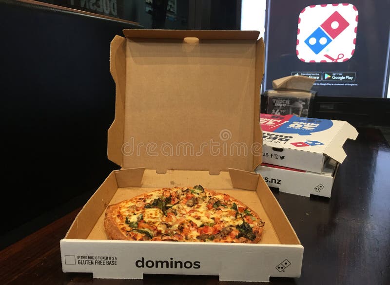 Factuur Tekstschrijver strategie Open Domino`s Pizza Takeaway Box on a Table Editorial Image - Image of  commercial, customer: 122563905