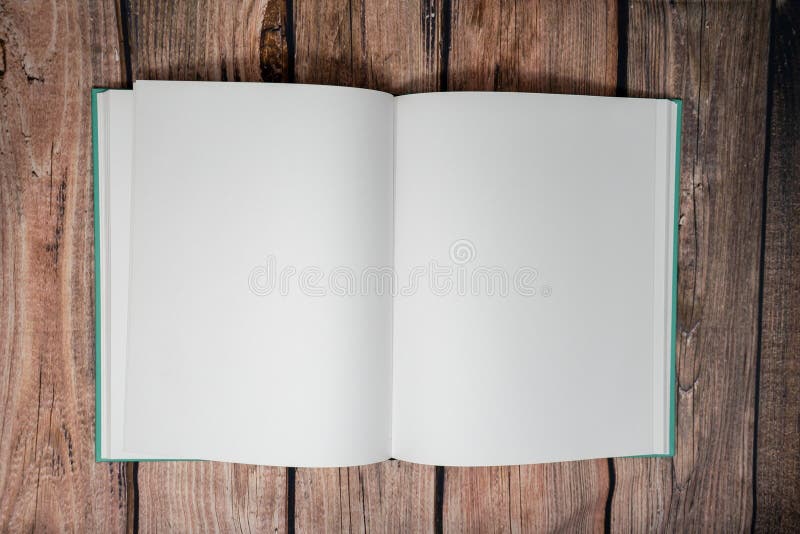 Open leeg document boek en kogeldagboek zonder het schrijven op de pagina's, over een donkere houten achtergrond stock afbeeldingen Open leeg document boek en kogeldagboek zonder het schrijven op de pagina's, over een donkere houten achtergrond stock afbeeldingen