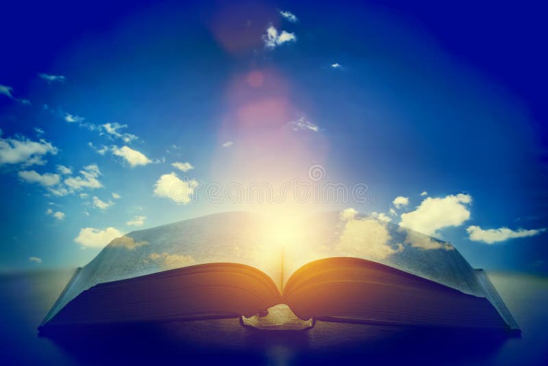 Open oud boek, licht van de hemel, hemel Onderwijs, godsdienstconcept