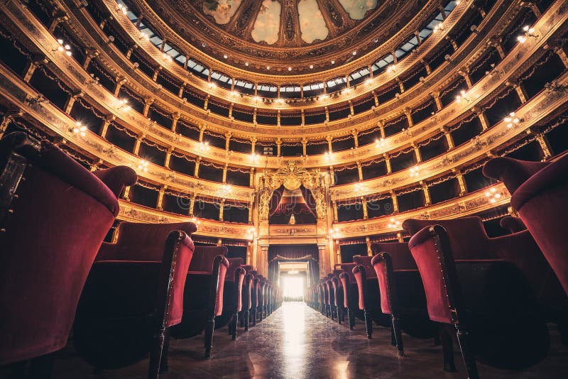 Opera House Teatro Massimo Vittorio Emanuele di Teatro fotografia stock Opera House Teatro Massimo Vittorio Emanuele di Teatro fotografia stock