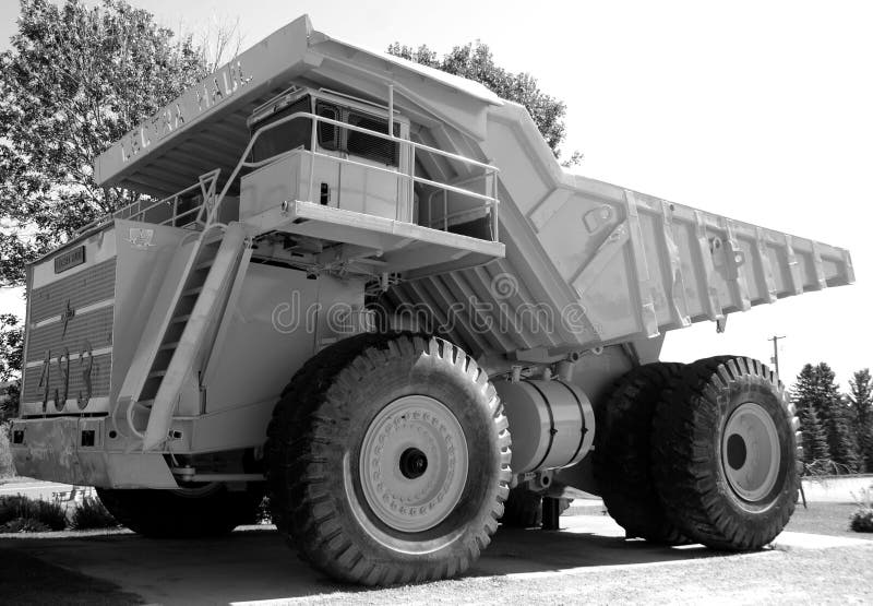 Operation by Workers in Bottom of Asbestos Mine. Editorial Stock Image