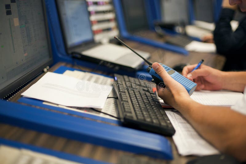 Operator cameră de control stock image