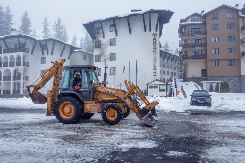 Operazione di rimozione di neve Operazione di rimozione di neve