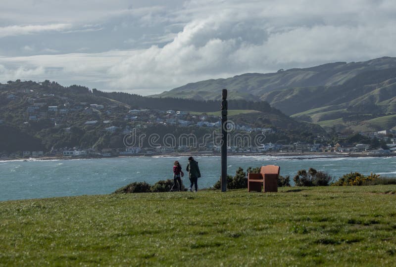 Opiekun na przylądkowym przy Whitereia parkiem, Porirua, Nowa Zelandia obrazy royalty free Opiekun na przylądkowym przy Whitereia parkiem, Porirua, Nowa Zelandia obrazy royalty free