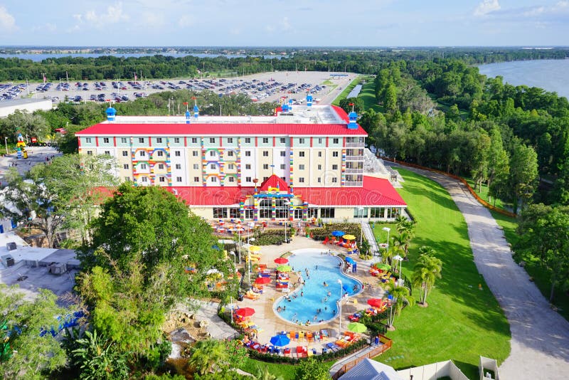 Opinión De Areial Del Parque Y Del Centro Turístico La Florida De La Tierra Del Lego Fotografía editorial - Imagen de turístico, centro: 56369512